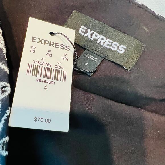 NEW! Express Embroidered Skater Swing Skirt Eyelet Black White - 4 - Picture 4 of 4